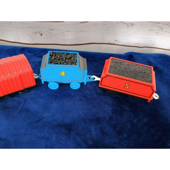 Thomas Train Sodor Fireworks Train Set With 4 Colorful Cars - Picture 8 of 8